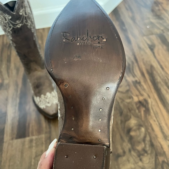 Cowboy boots for women; Size 9; leather with stitching;New in box - Picture 8 of 8